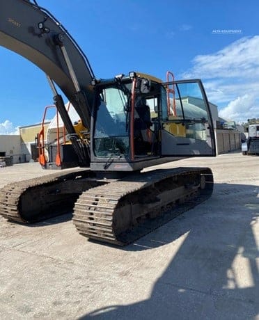 2023 VOLVO EC200EL
