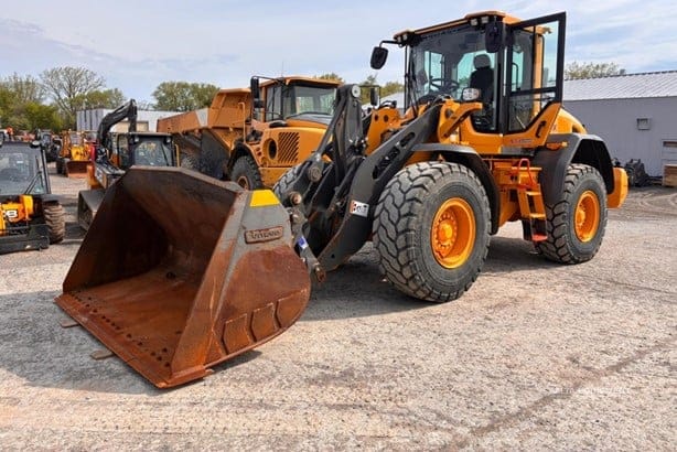 2023 VOLVO L90H