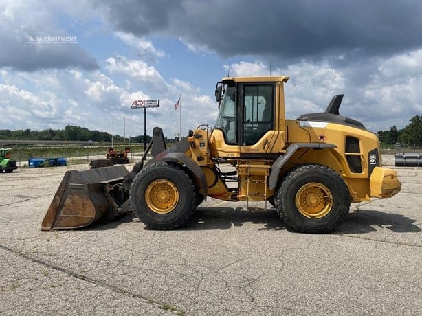 2015 VOLVO L90H