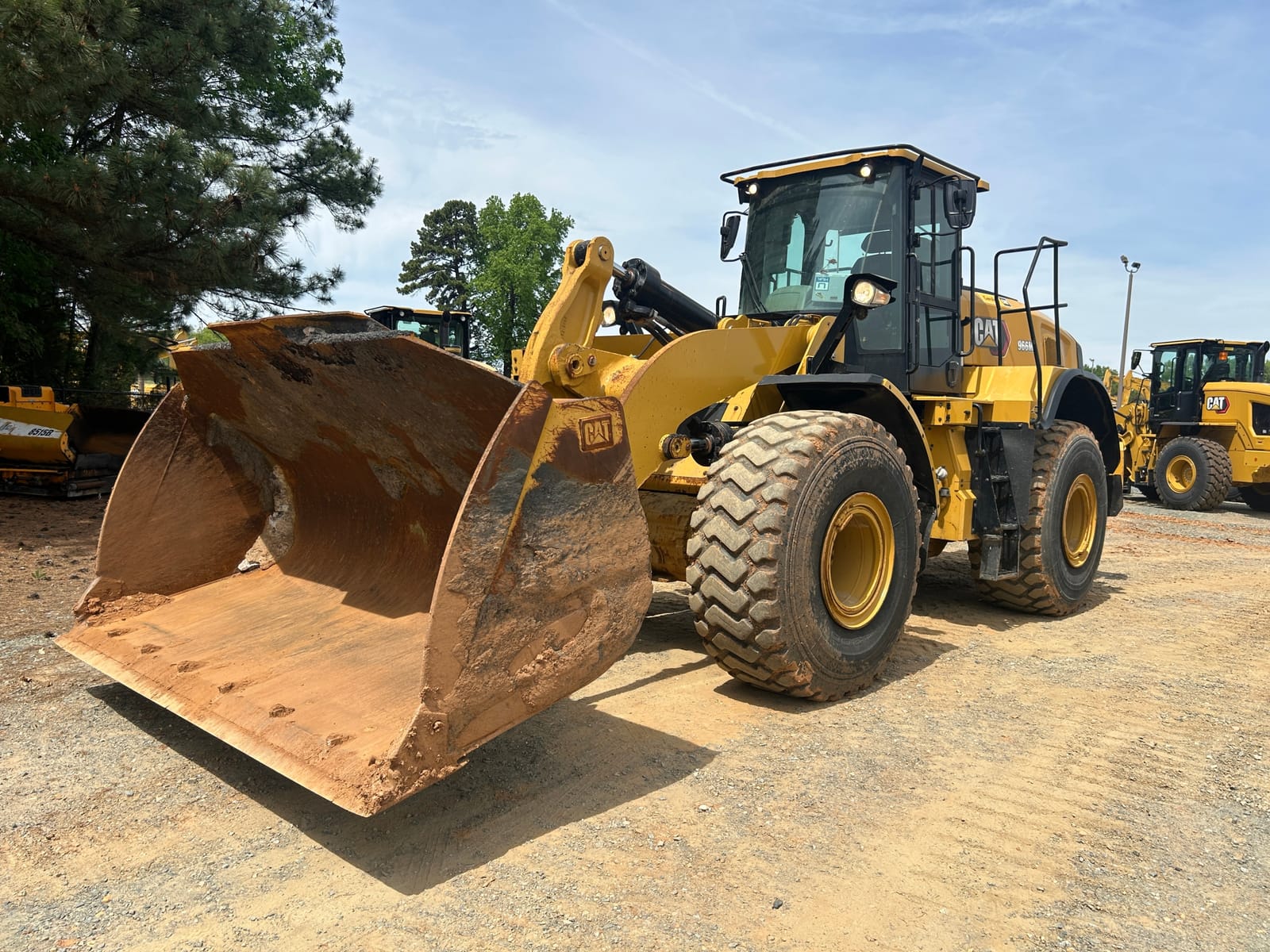 2022 Cat 966M