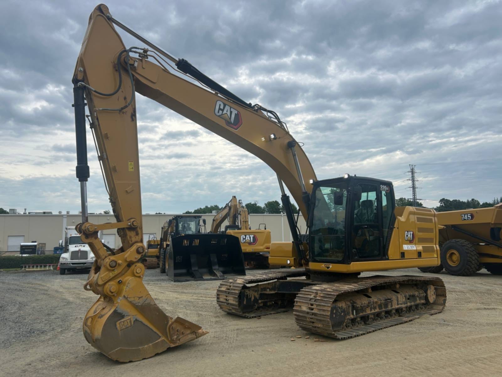 2024 Cat 320GC QC