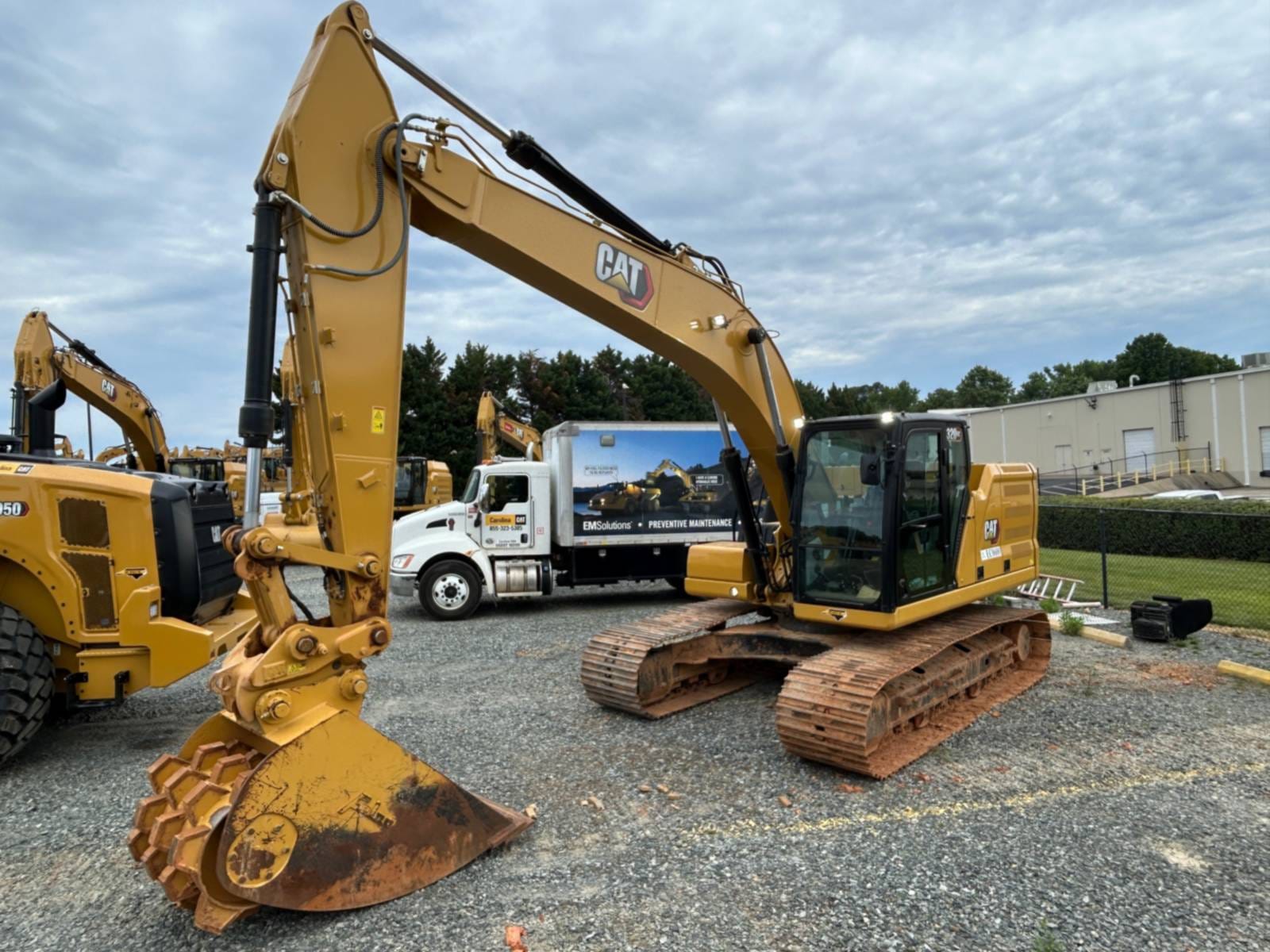 2024 Cat 320GC QC