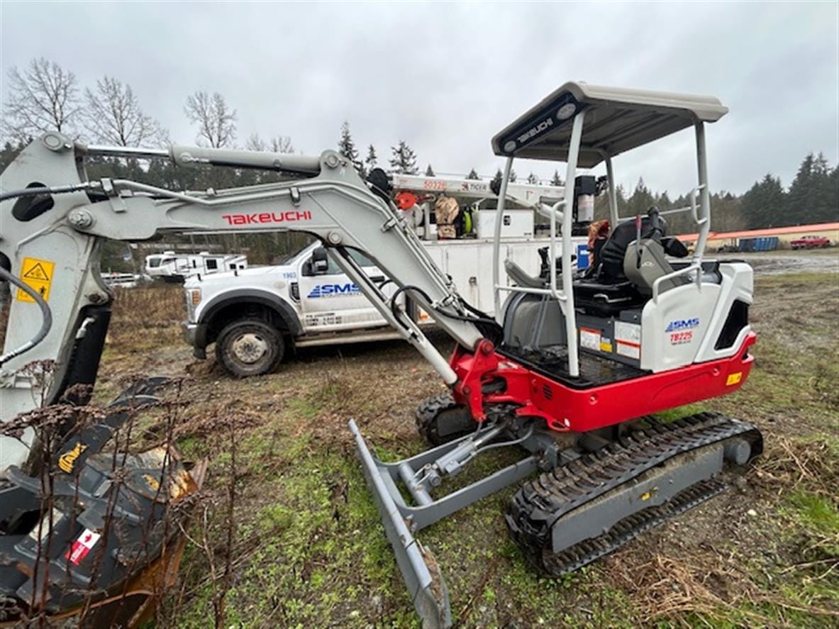 Takeuchi TB225R 2023