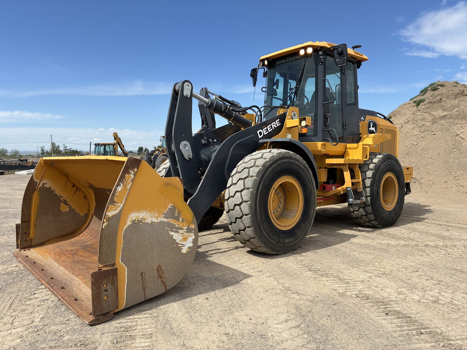 2023 John Deere 544 P