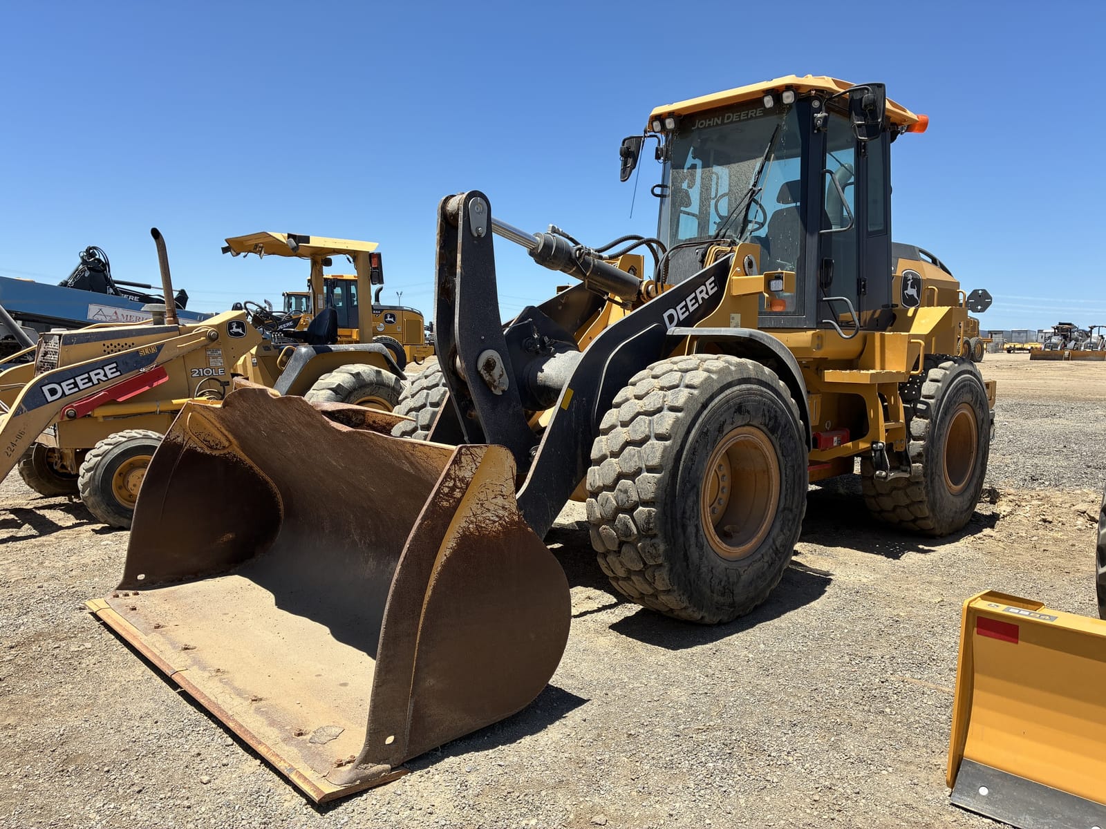 2022 John Deere 544 P
