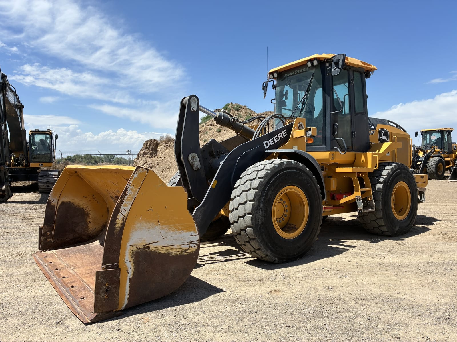 2023 John Deere 544 P
