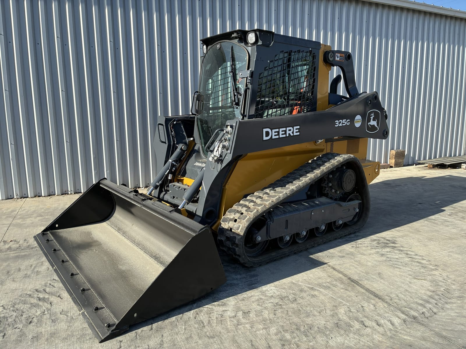2025 John Deere 325G