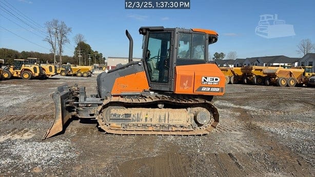 2023 DEVELON DD100