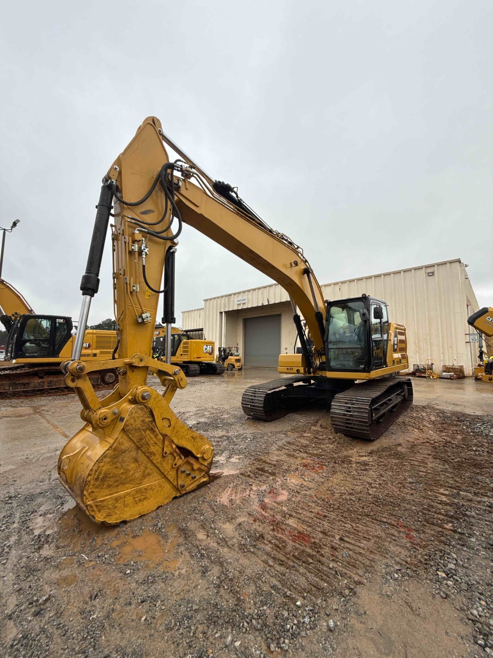 2019 CAT 320-07GC