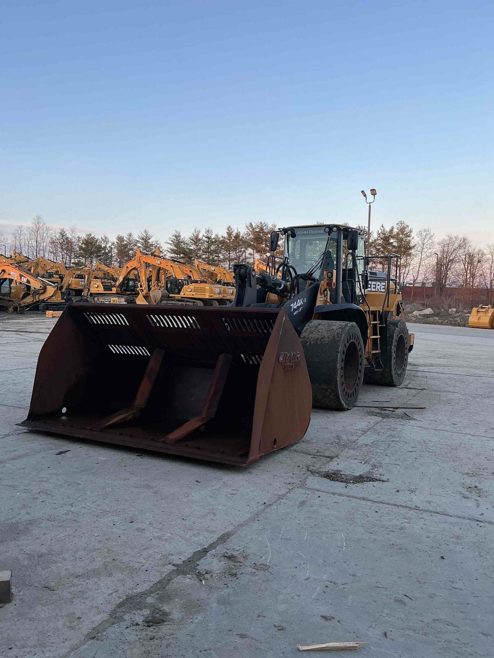2016 JOHN DEERE 744K