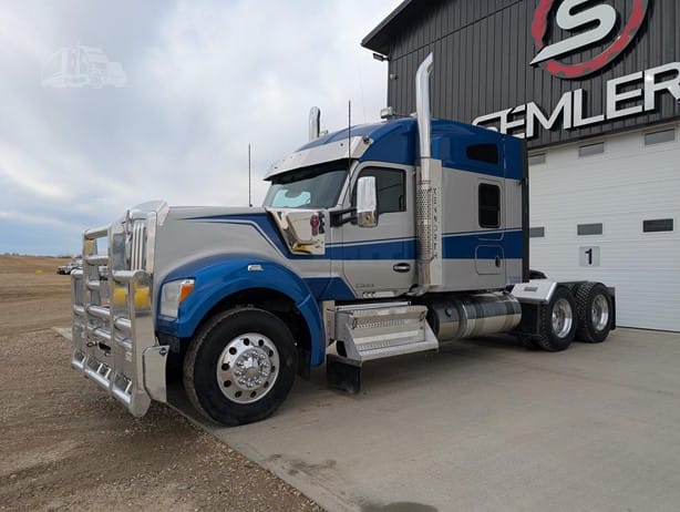 2021 KENWORTH W990