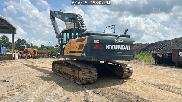 2022 HYUNDAI HX300A LR