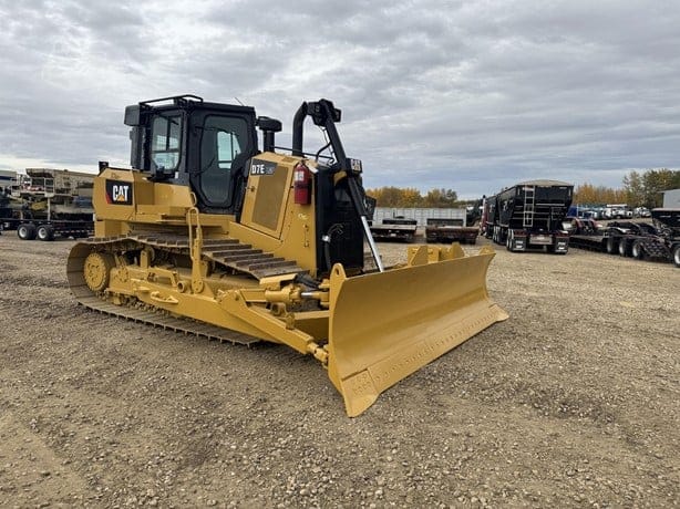 2017 CATERPILLAR D7E LGP