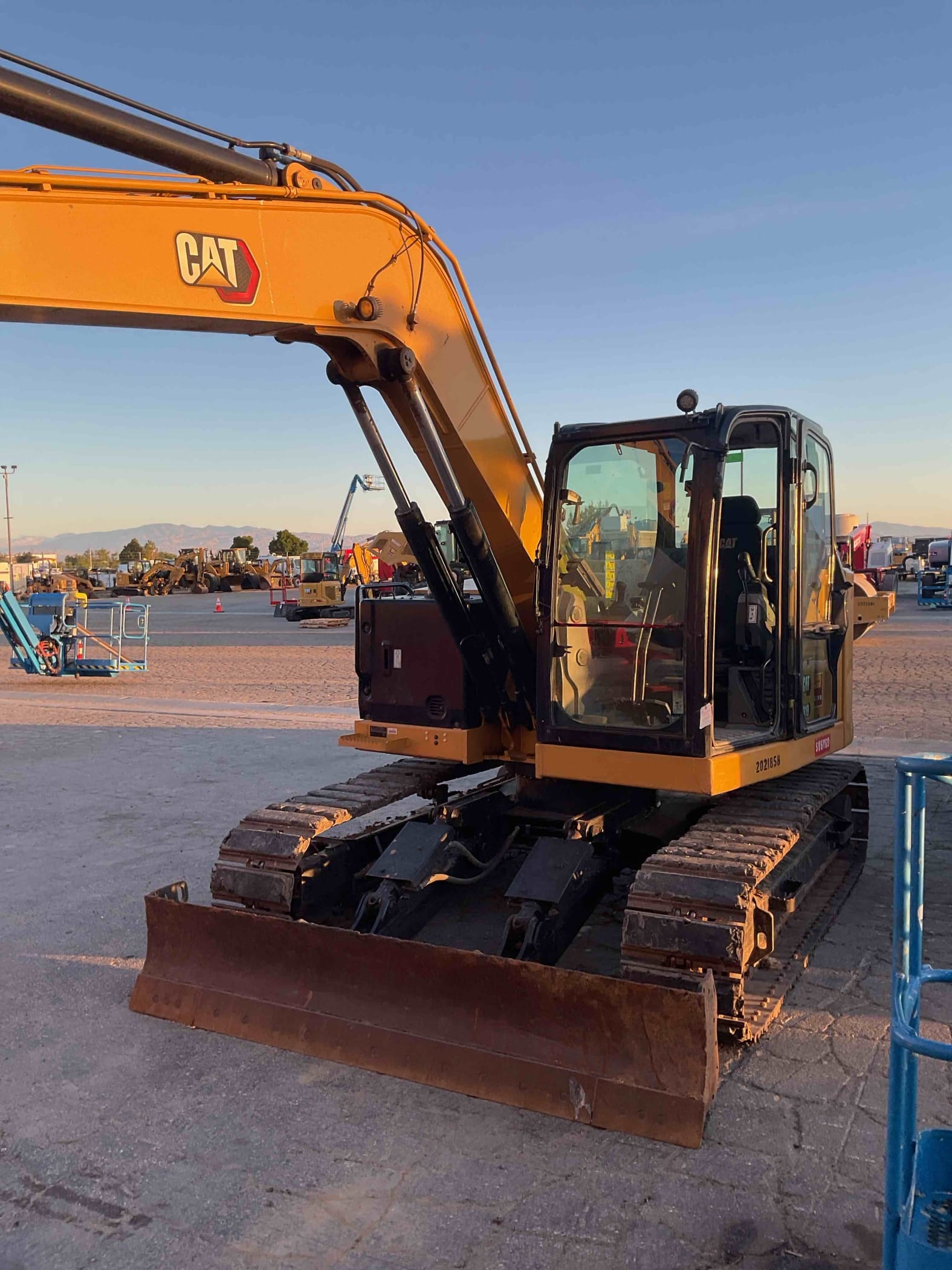 2021 Cat 310-07