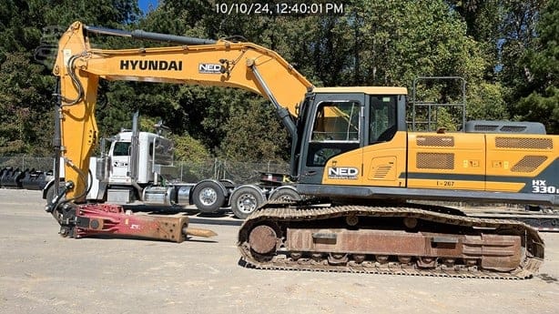 2017 HYUNDAI HX330L
