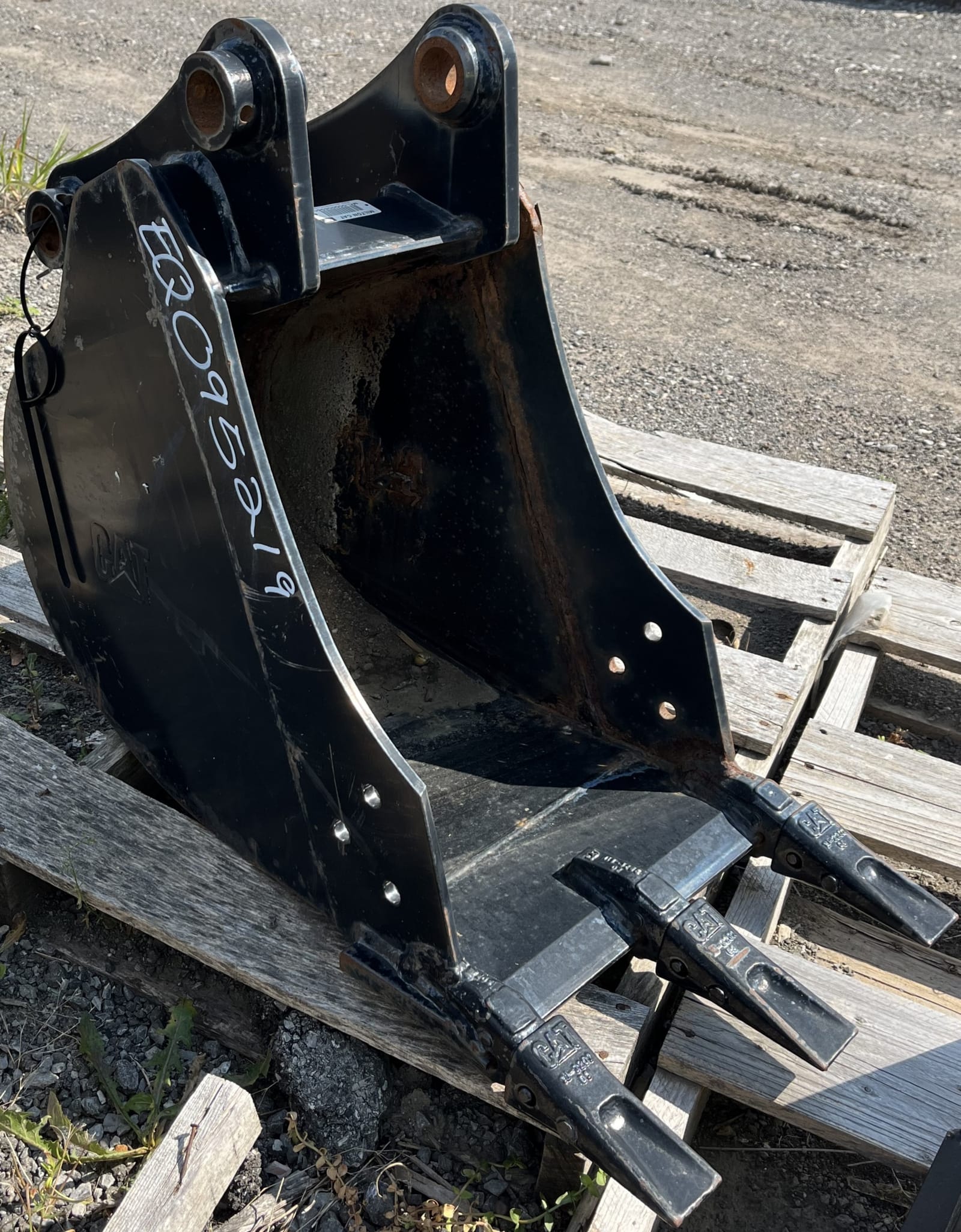 2017 CAT 304/305 16" HD BUCKET