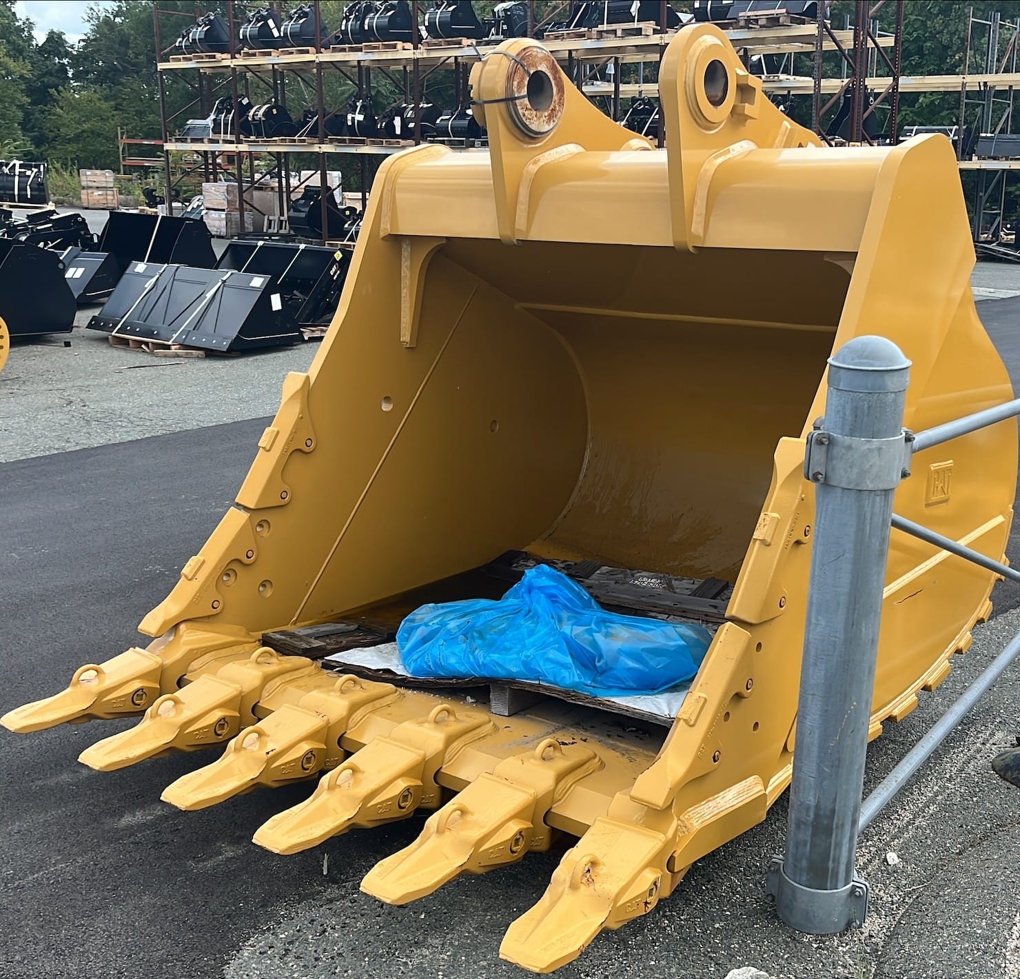 2023 CAT 395 85 INCH SEVERE DUTY BUCKET