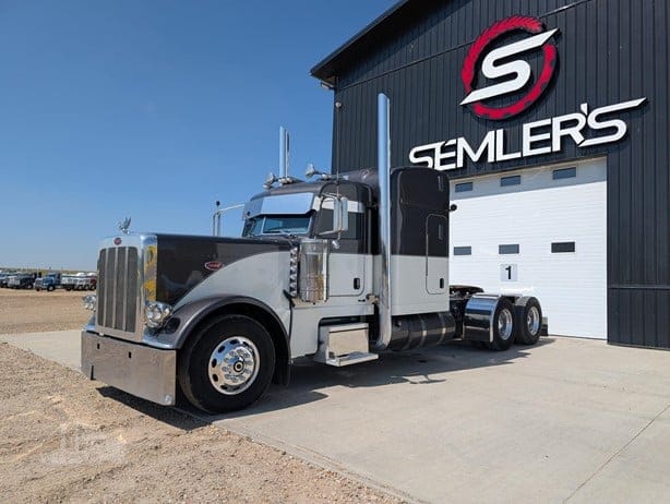 2022 PETERBILT 389