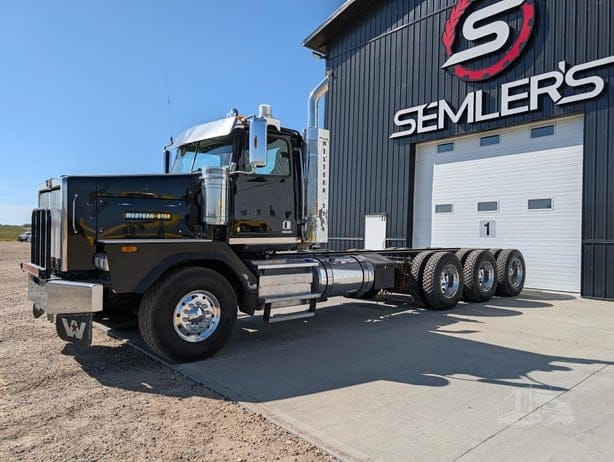 2023 WESTERN STAR 4900XD