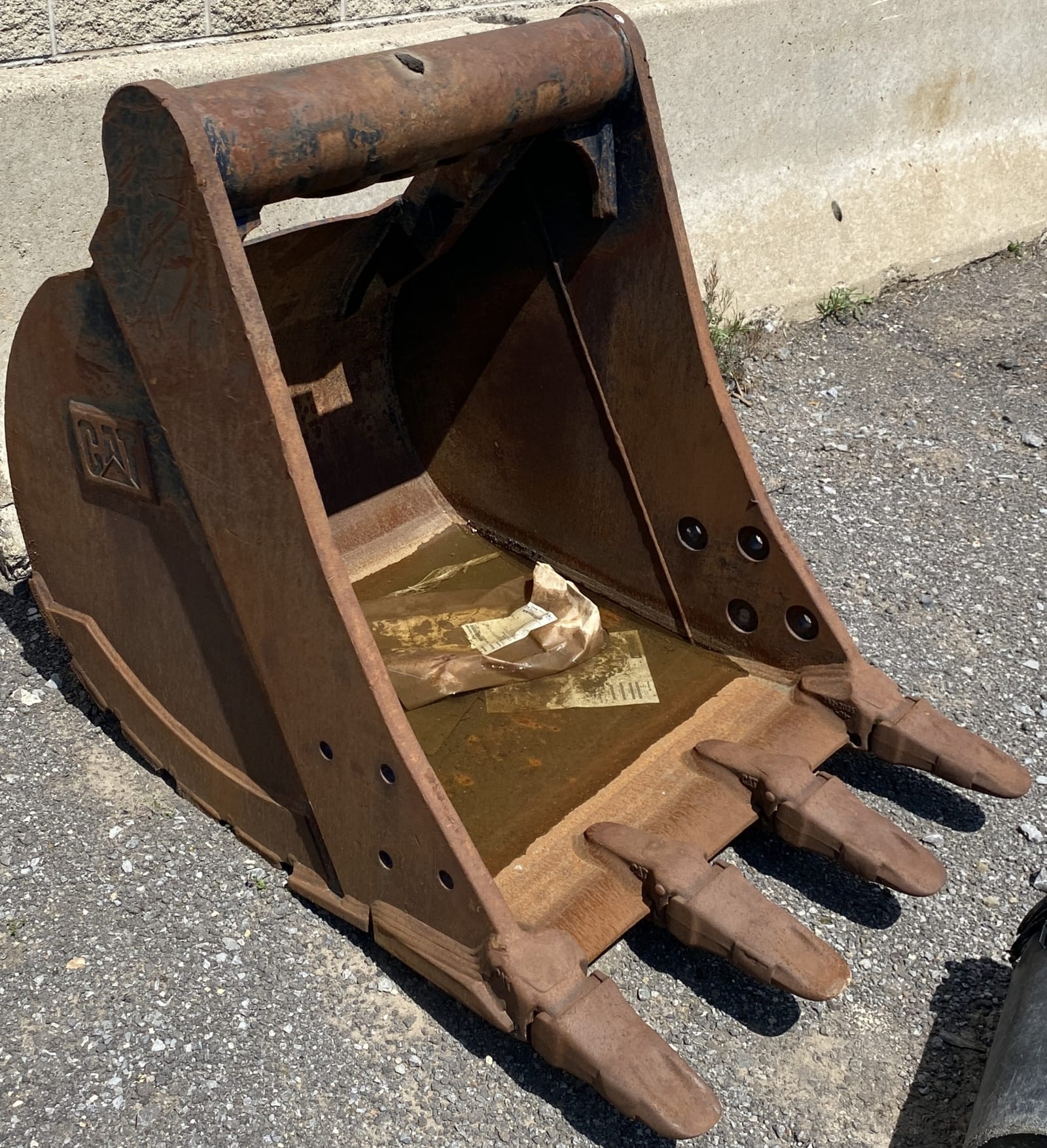 2017 CAT M314F-M322F 36INCH HEAVY DUTY BUCKET
