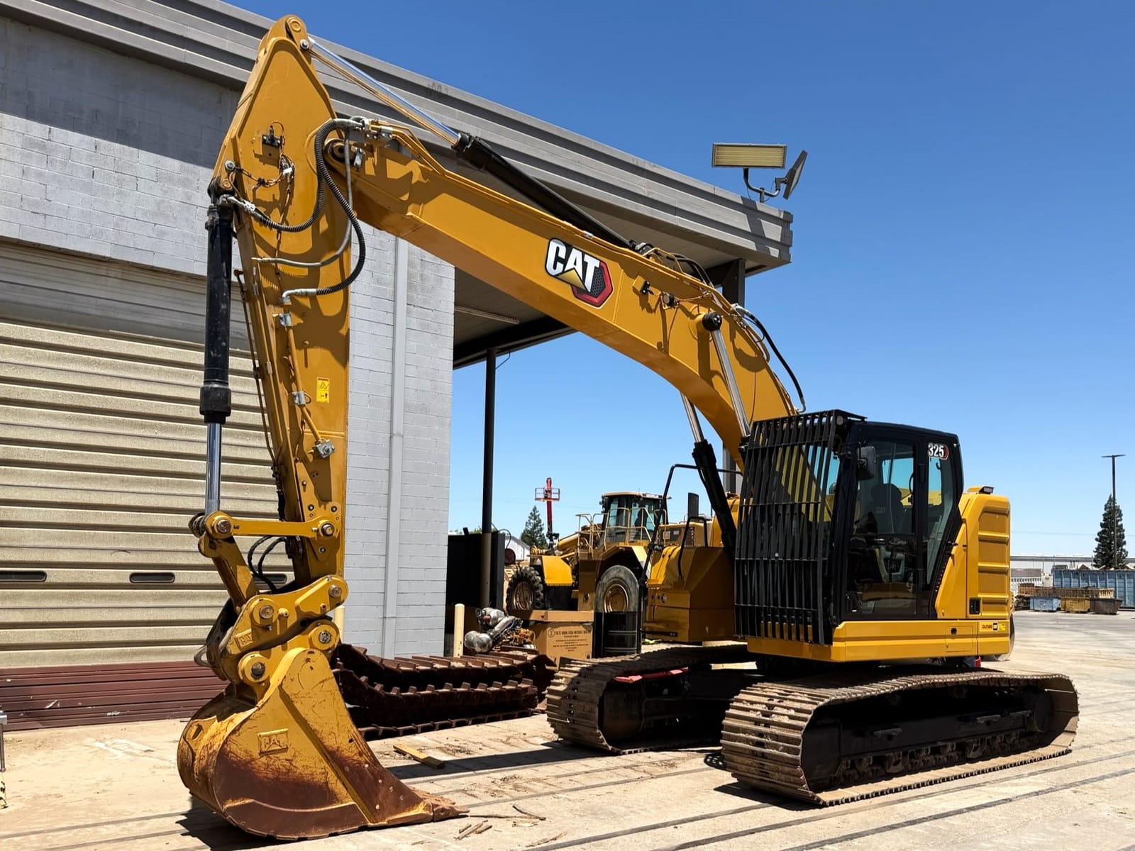2024 Cat 325