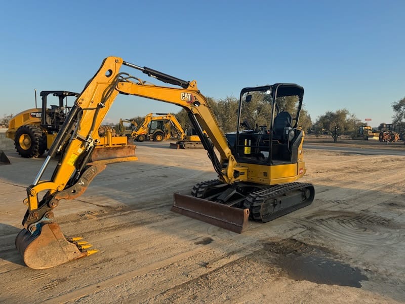 2022 Cat 304