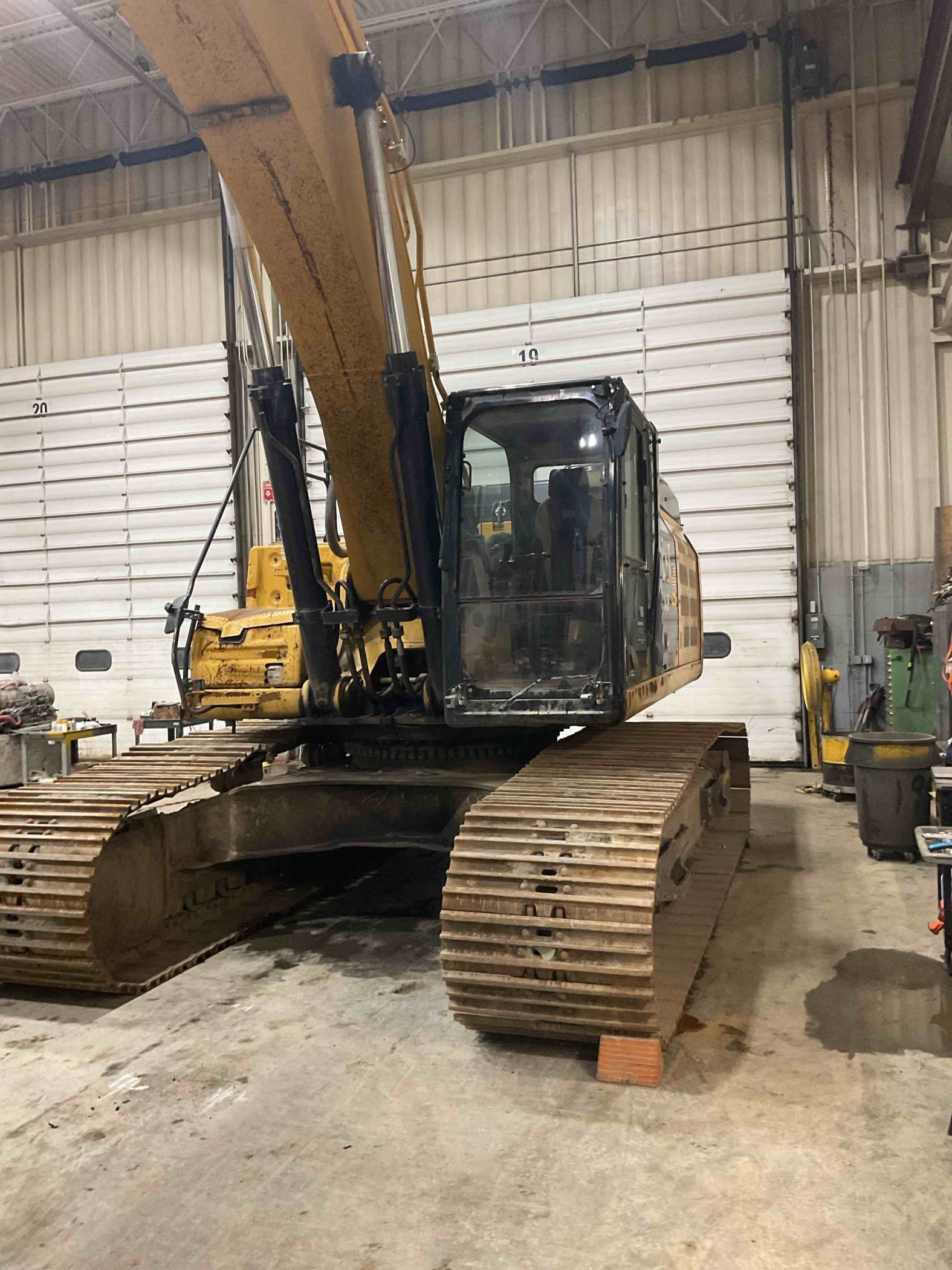 2017 CAT 349F L