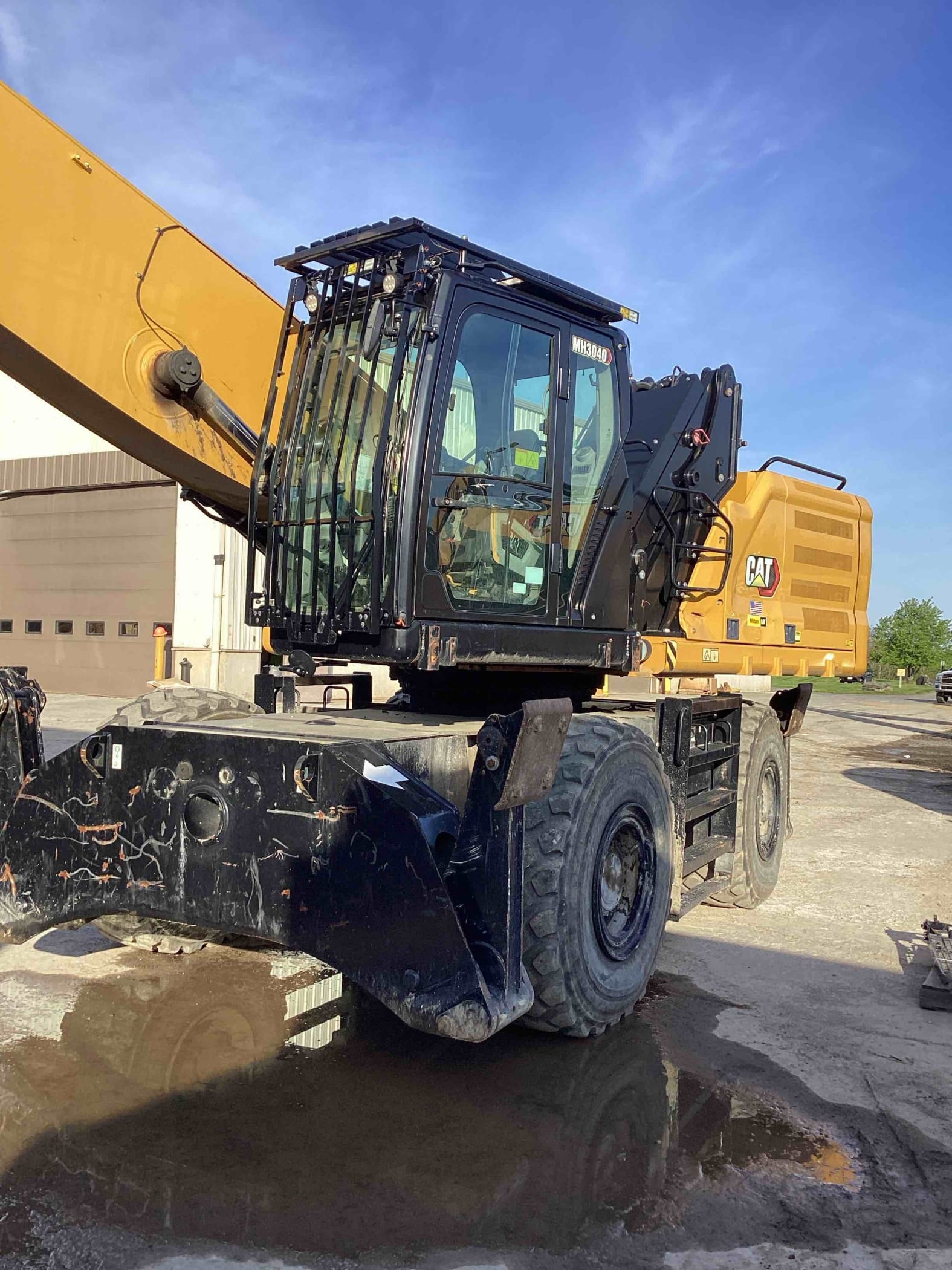 2021 CAT MH3040
