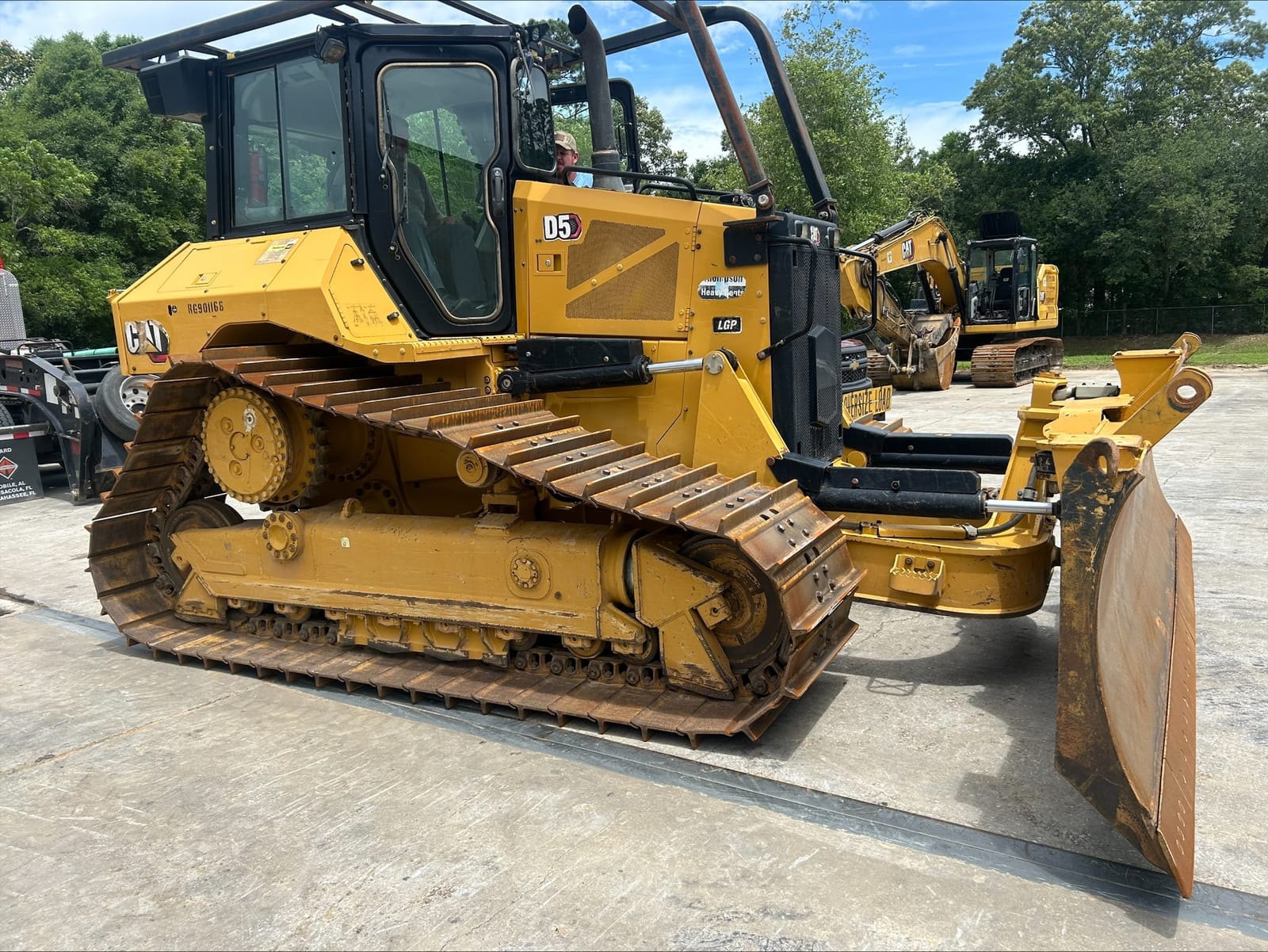 2022 Cat D5