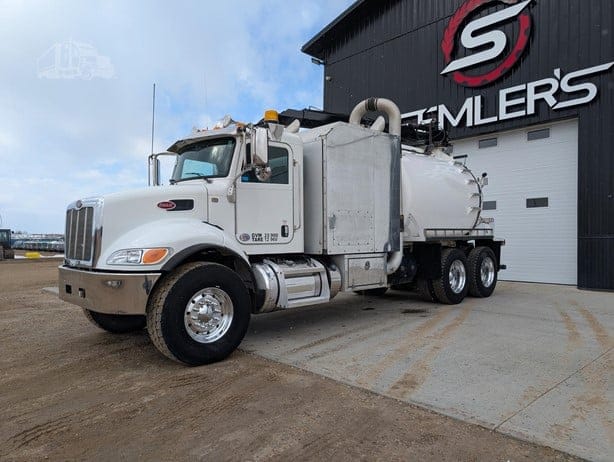 2019 PETERBILT 348