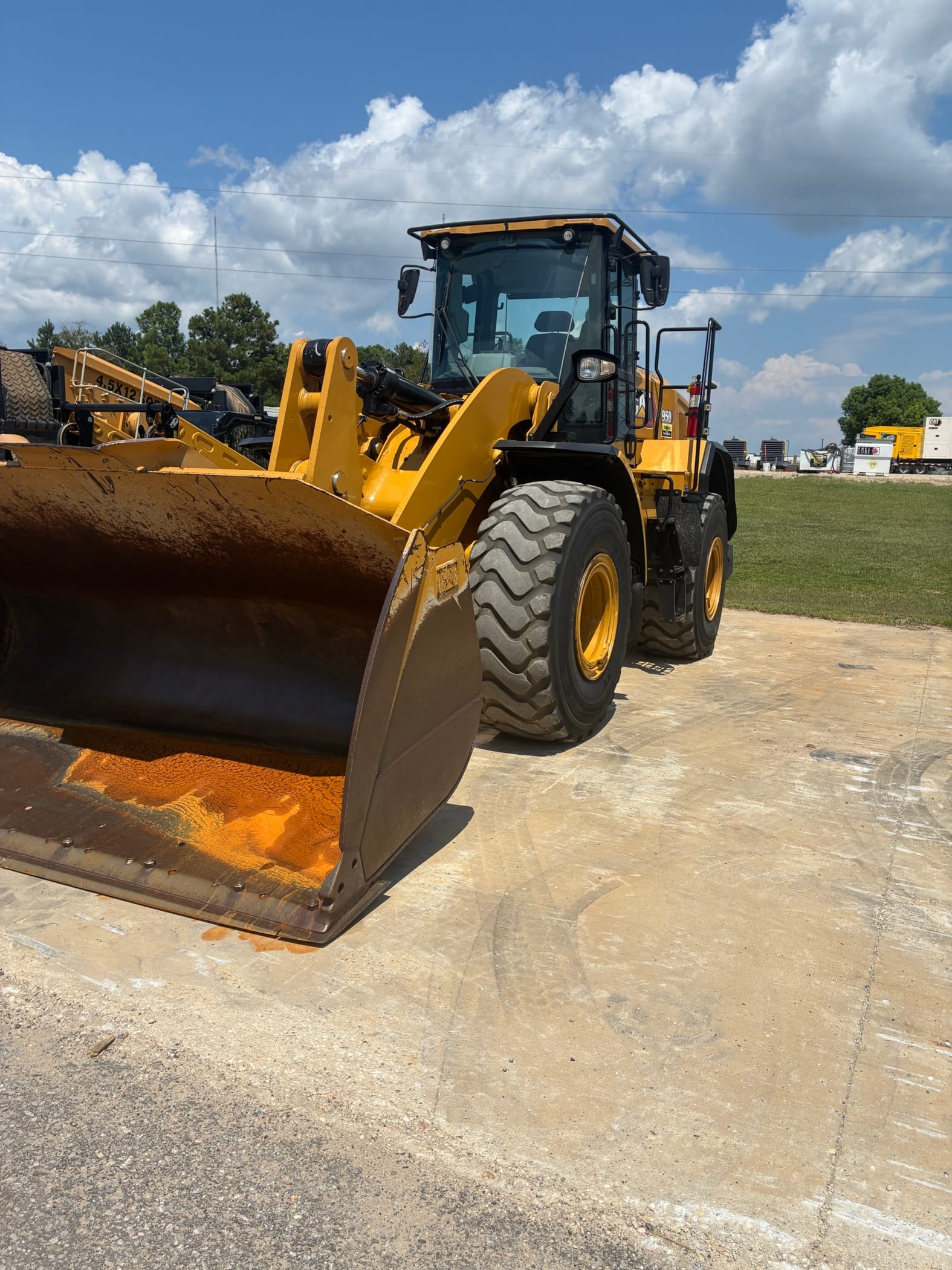 2023 Cat 950