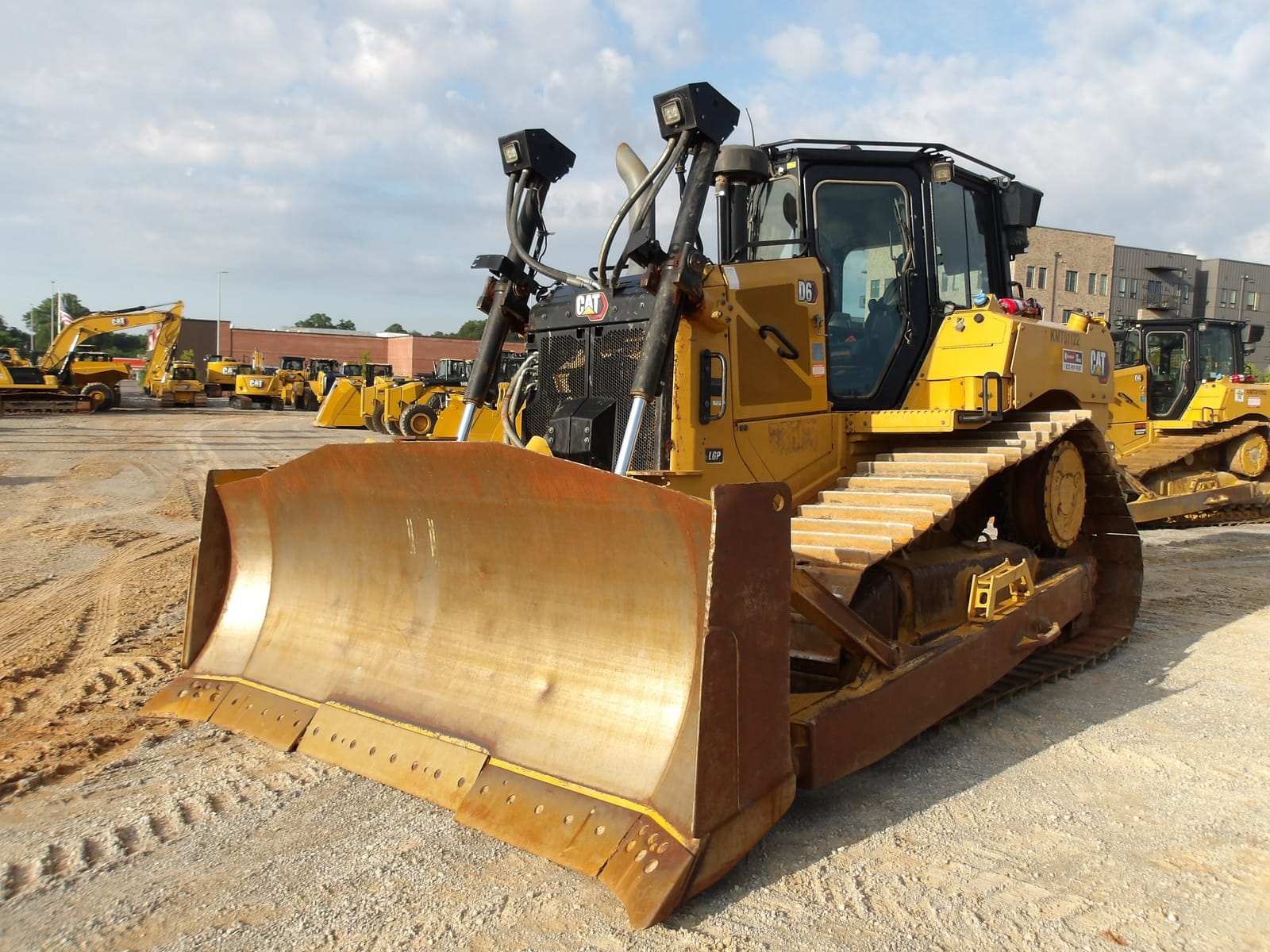 2023 Cat D6