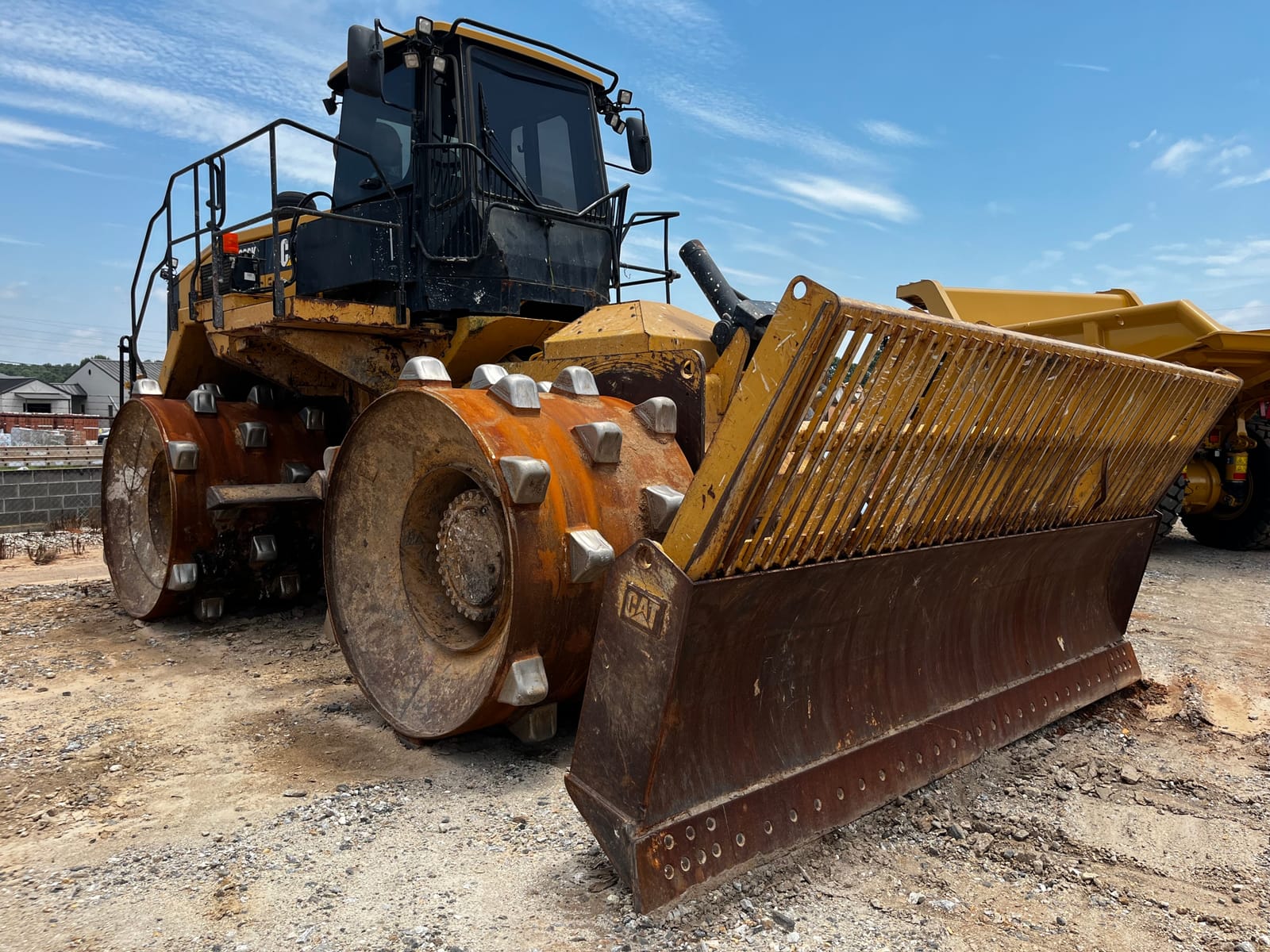 2020 Cat 826K
