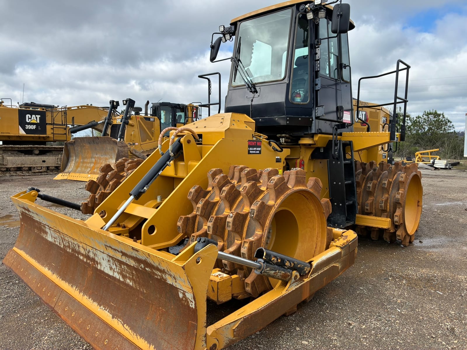 2024 Cat 815