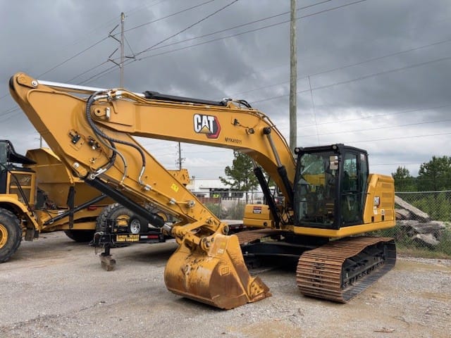 2025 Cat 320