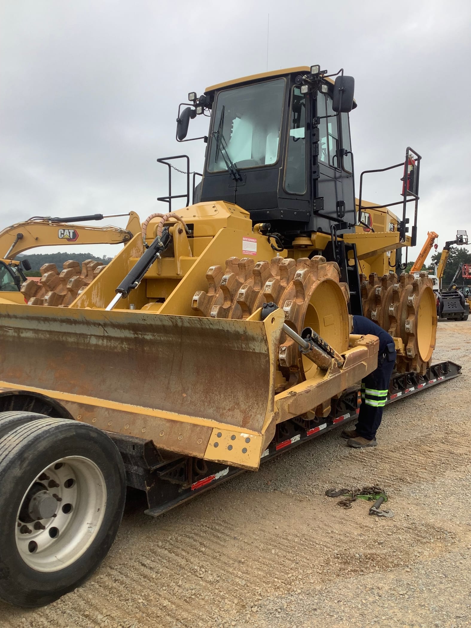2024 Cat 815