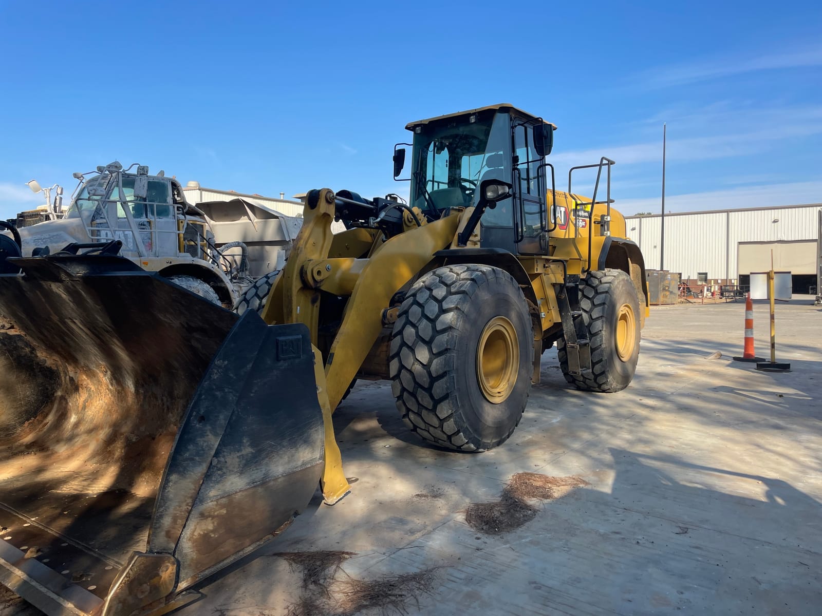2025 Cat 966GC