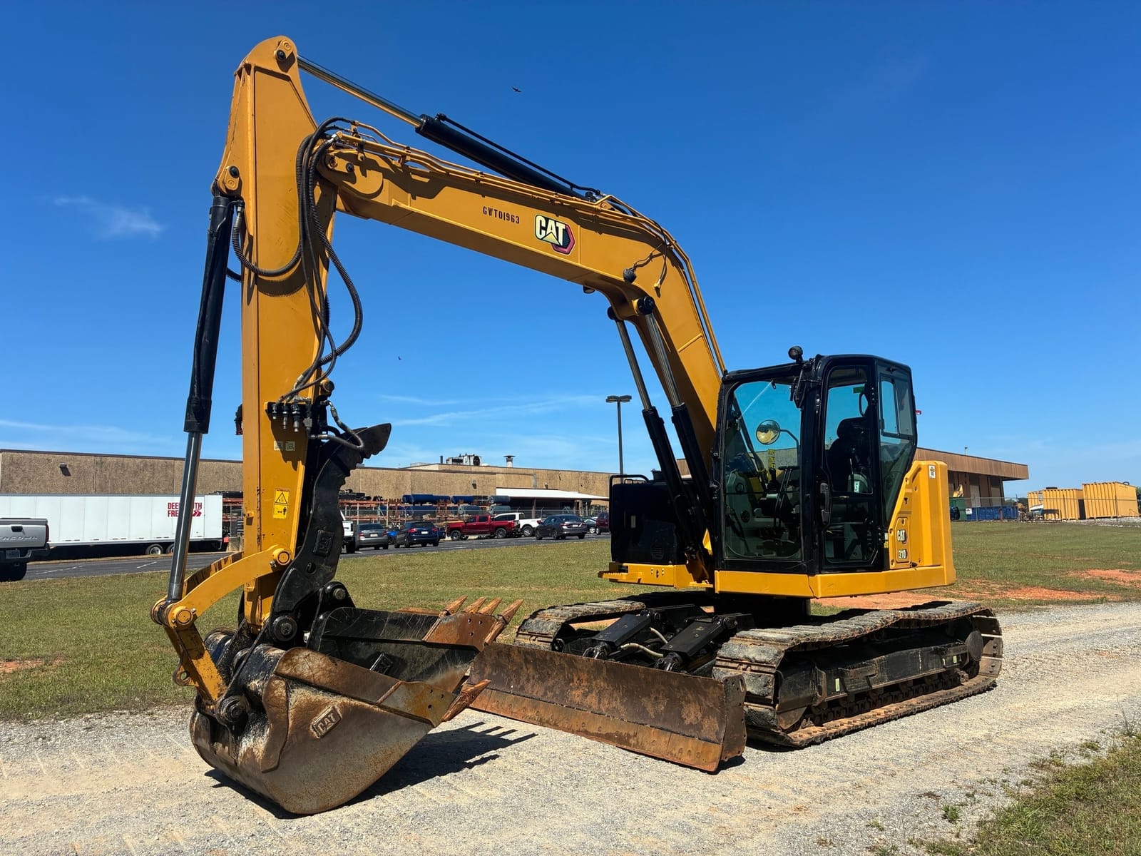 2022 Cat 310
