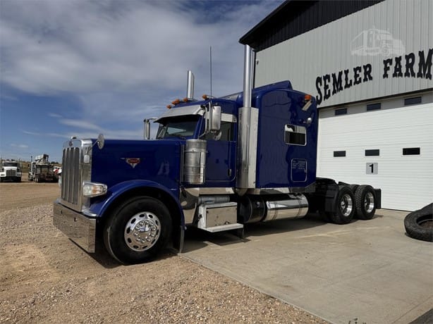 2014 PETERBILT 388