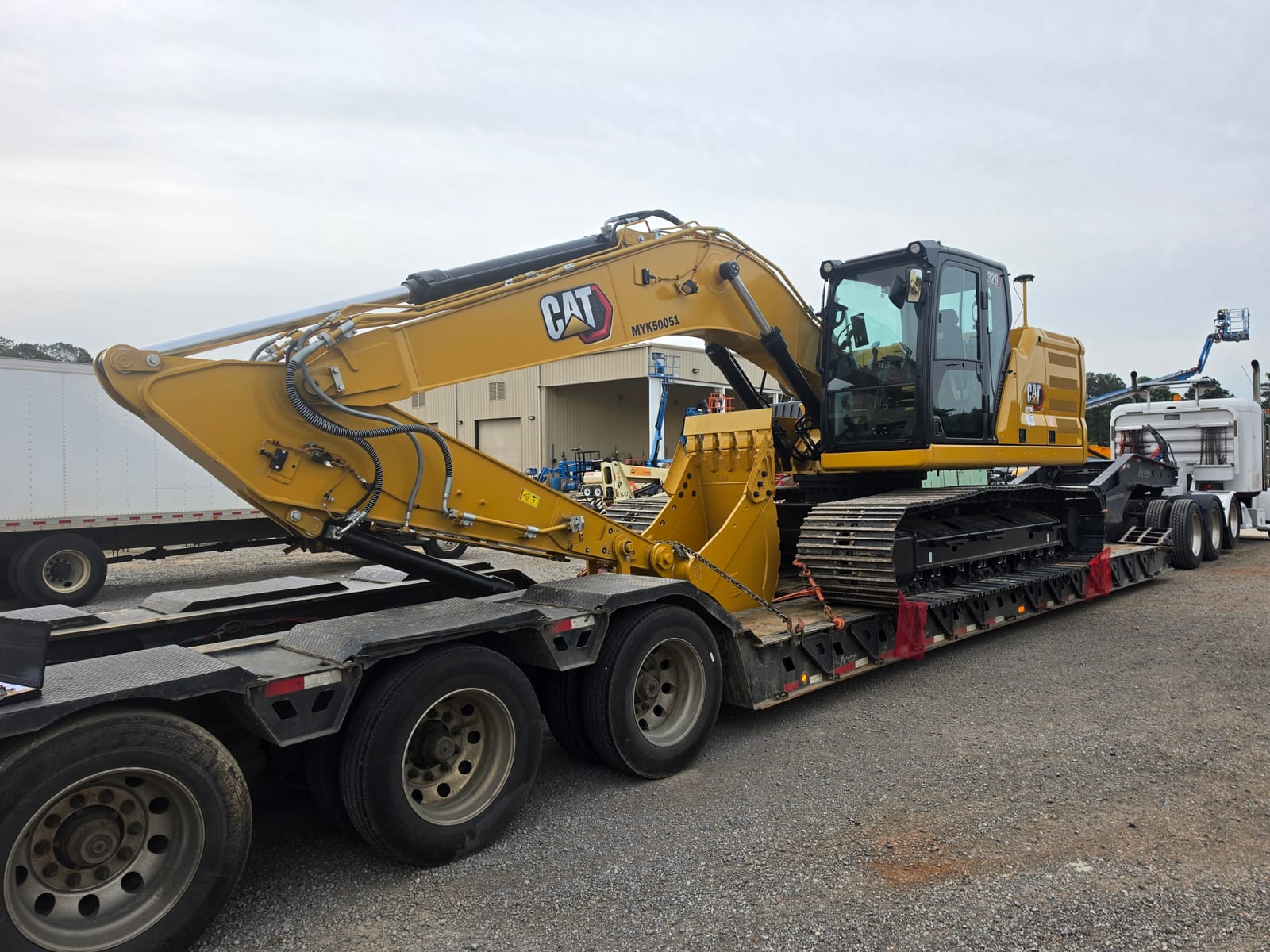 2025 Cat 320