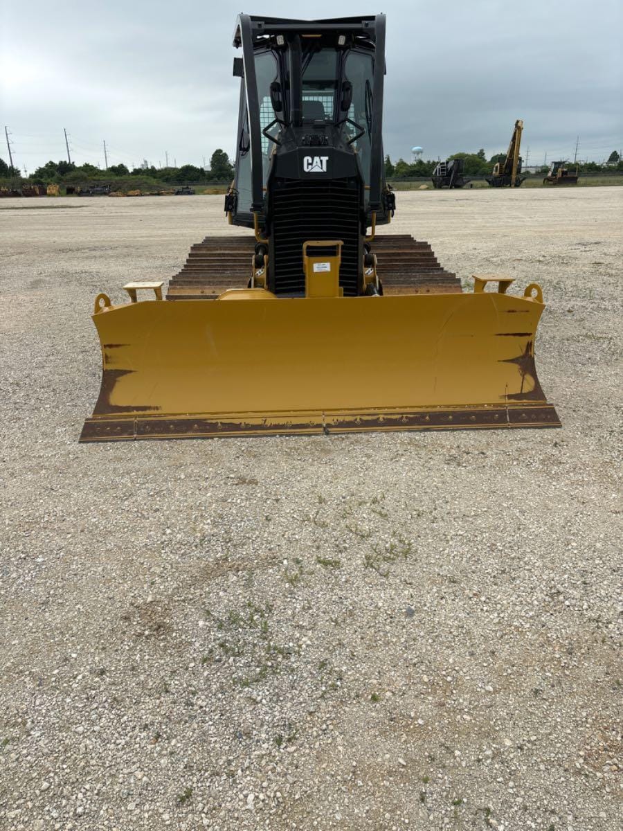 2024 Cat D1 LGP