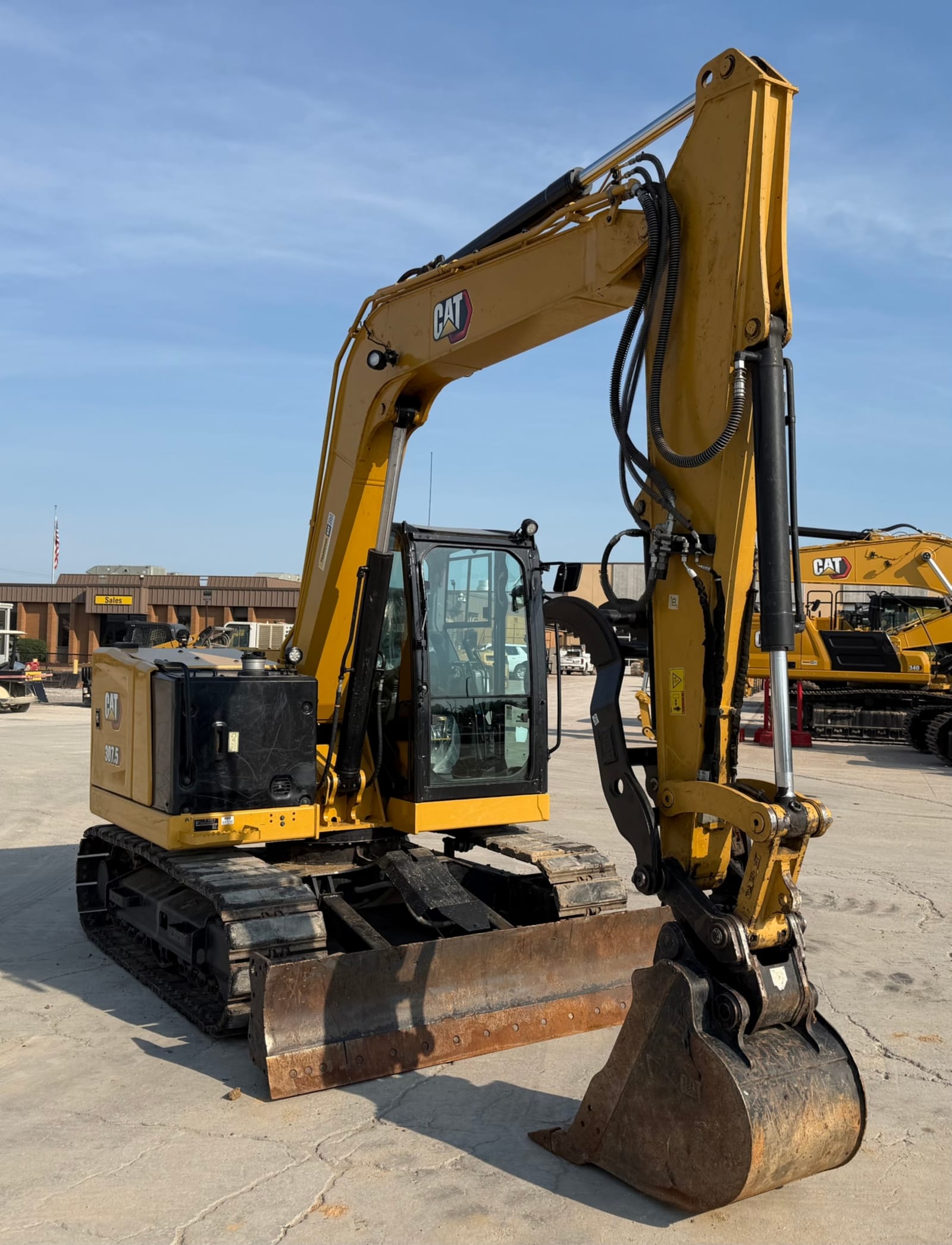 2023 Cat 307.5
