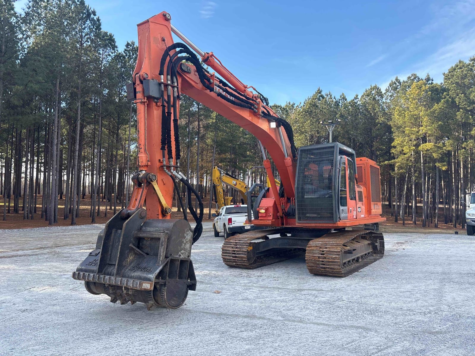2017 Hitachi ZX225USLC / SHINN