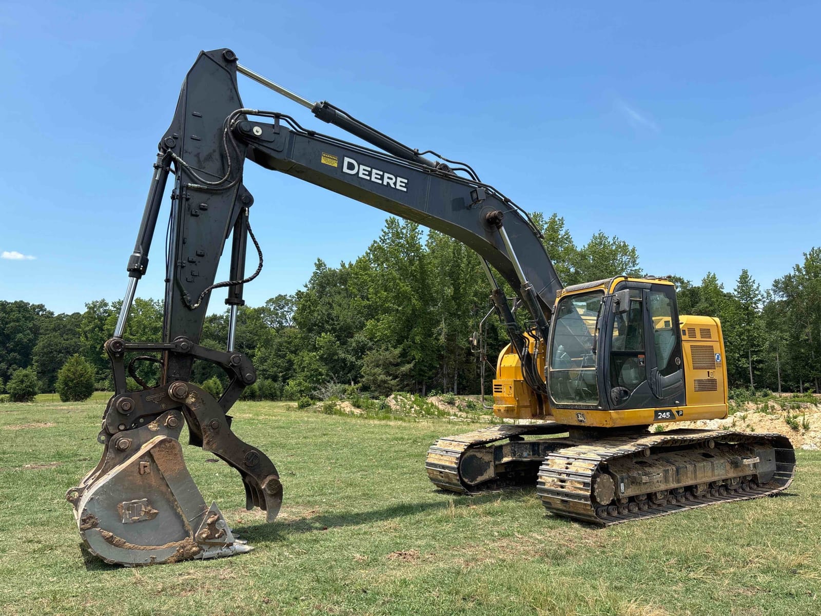 2024 John Deere 245P