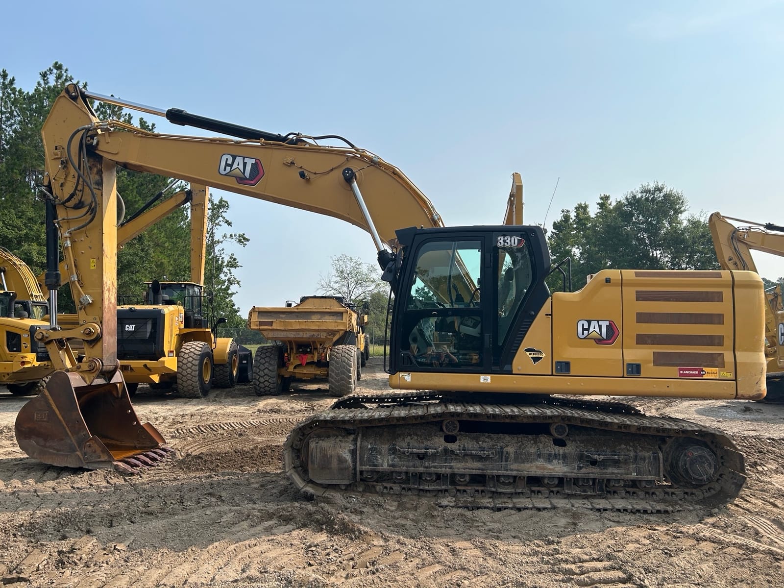 2023 Cat 330