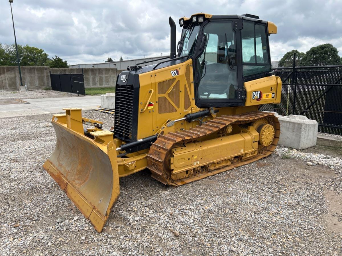 2023 Cat D1-12VI