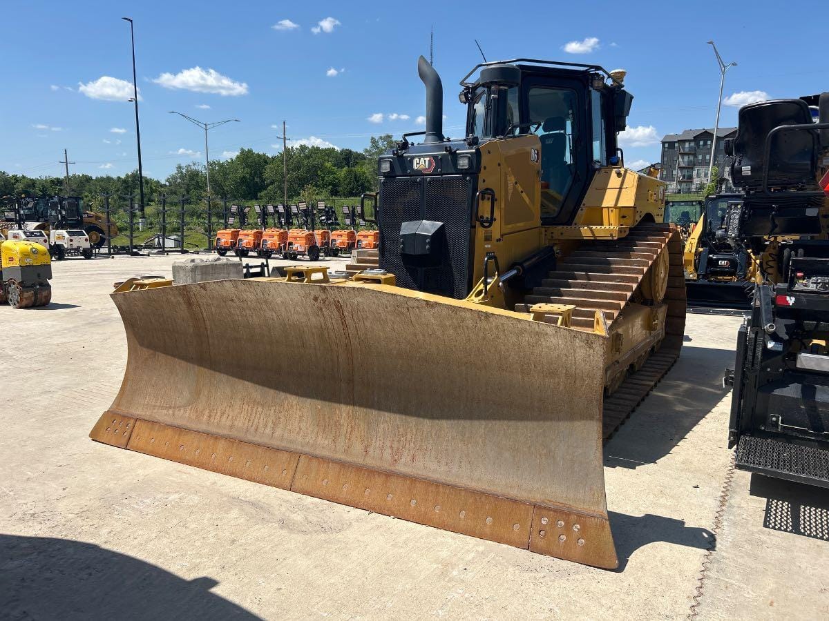 2023 Cat D6-20V30I
