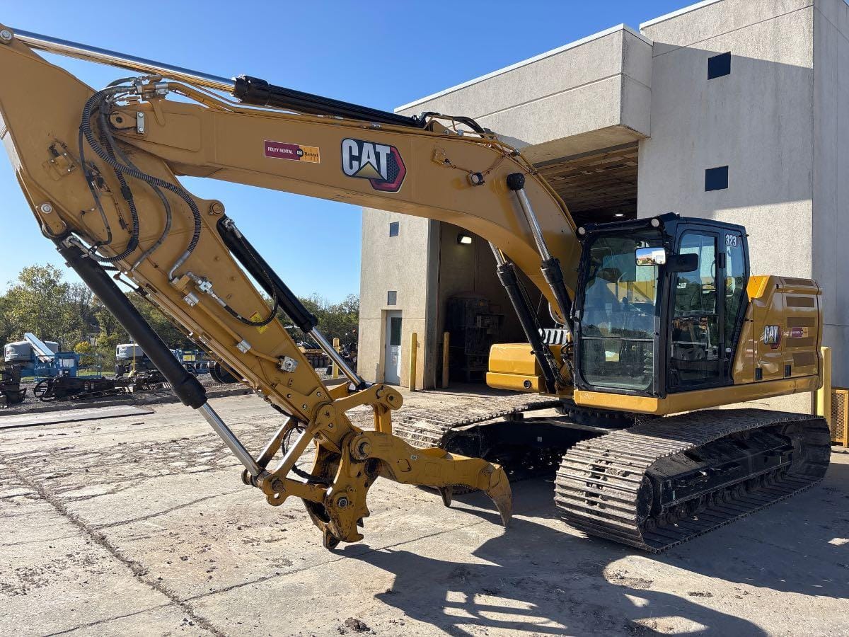 2023 Cat 323-079X