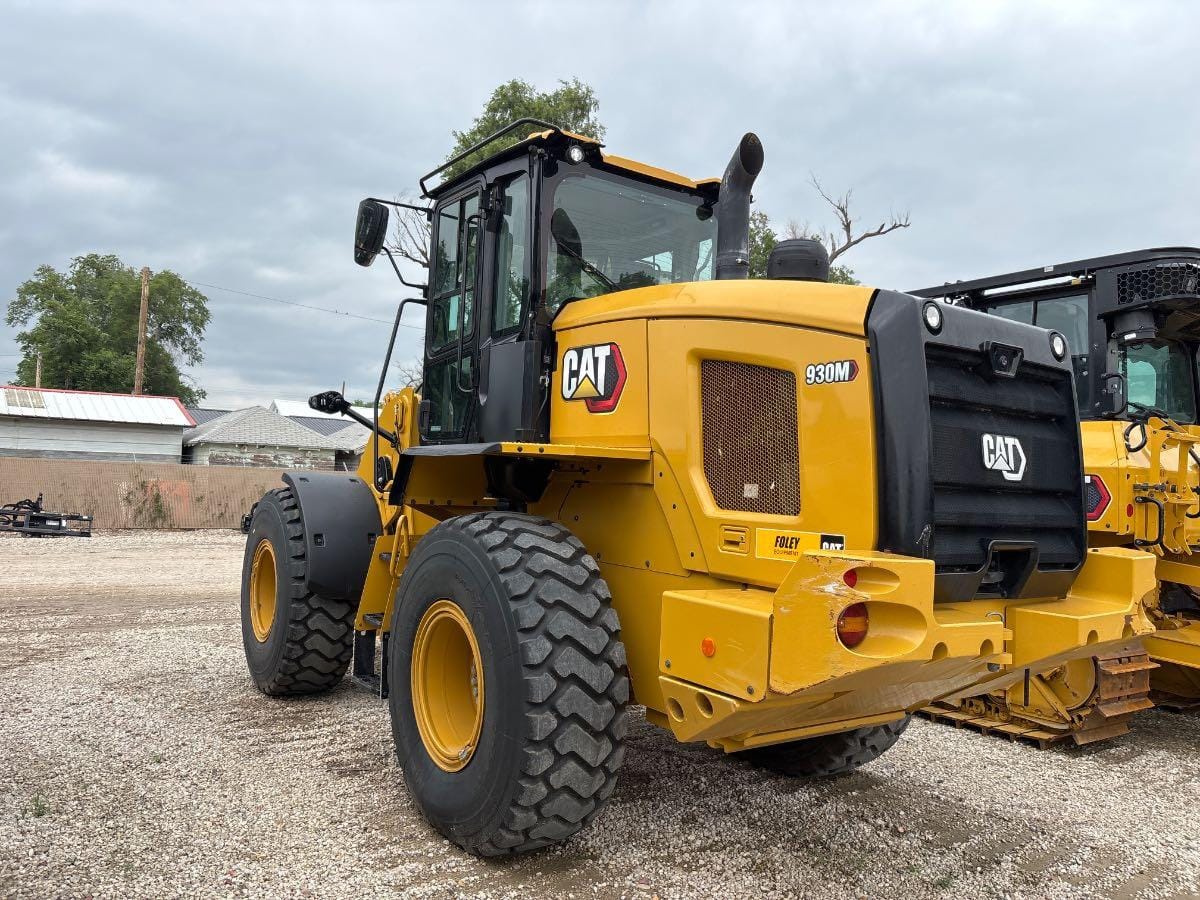 2023 Cat 930M