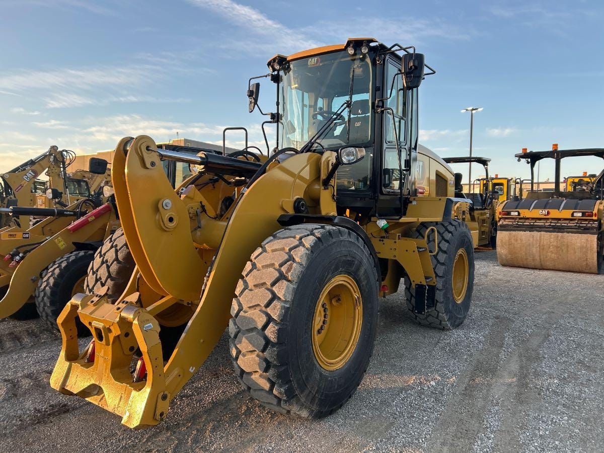 2021 Cat 926M